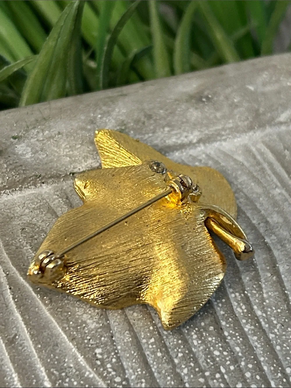 Enamel harlequin Leaf Brooch goldtone blue and green